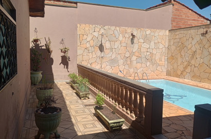 Casa a Venda No Jardim Brasil em São Simão SP